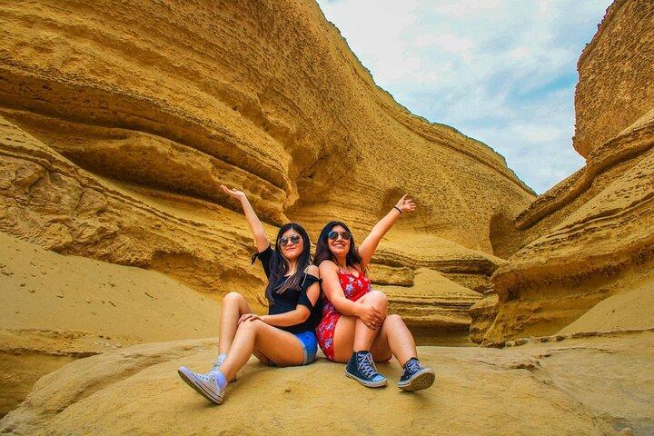 CANYON OF THE LOST + Wine and Pisco Tasting – Ica