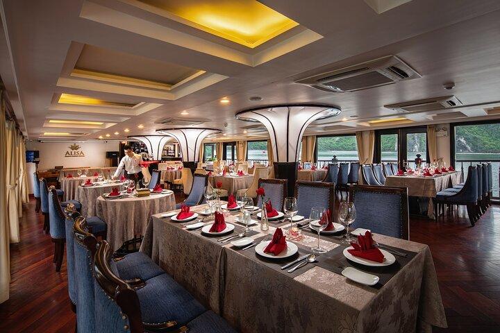 From Hanoi: 2-Day Luxury Halong Cruise Explore Caves & Island