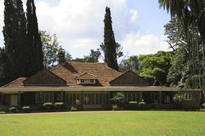 Day Tour to Karen Blixen, Giraffe Center and Bomas of Kenya