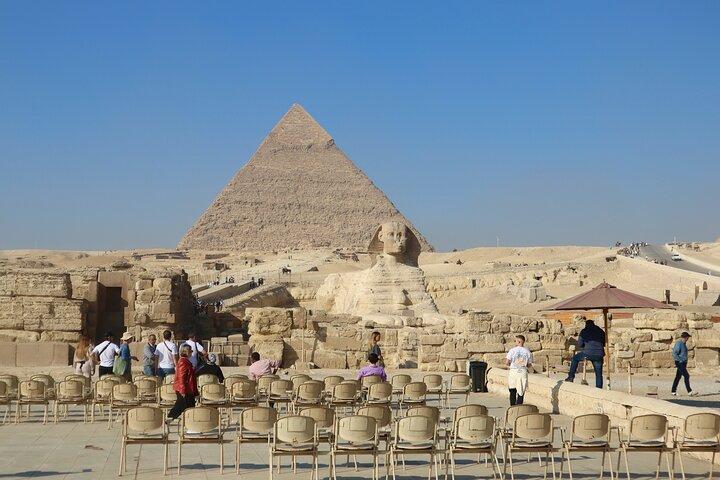 Private Guided Tour in Giza Pyramids, Valley Temple, and Sphinx