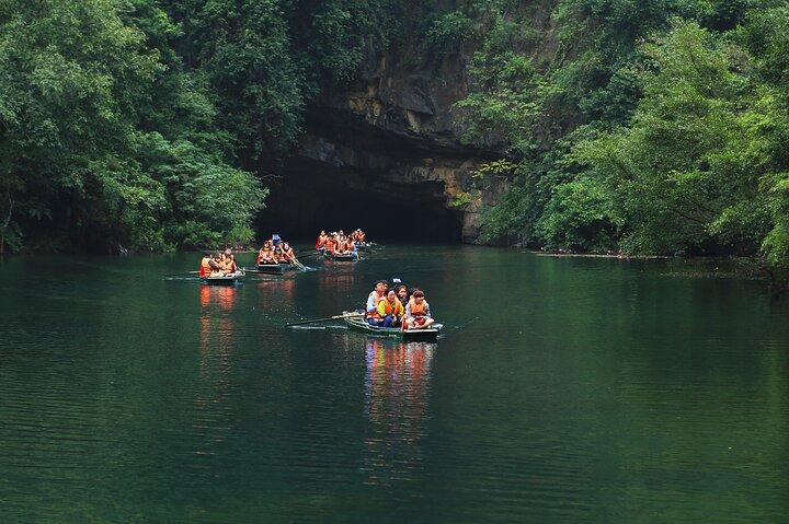 From Hanoi: Explore Hoa Lu, Trang An Grottoes & Mua Caves