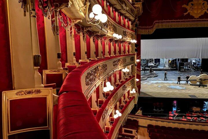 Milan's Opera Gem and La Scala Guided Walking Tour