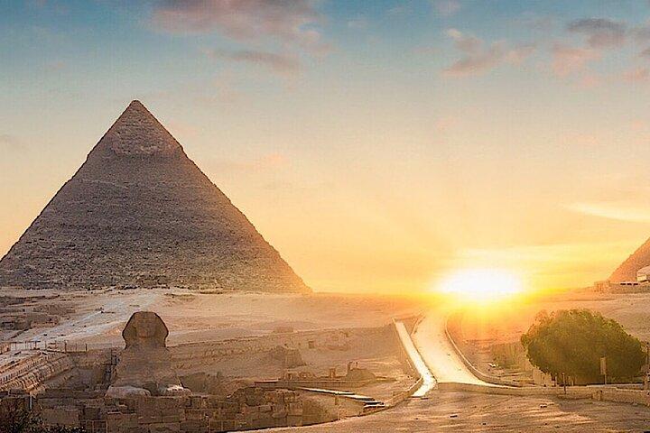 Half Day To Giza Pyramids with Hotel pickup