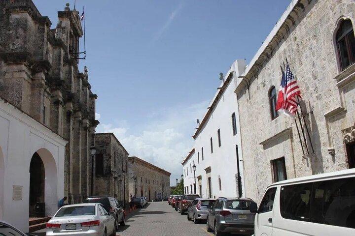 Half Day Santo Domingo Tour: Three Eyes Park to Colon Lighthouse