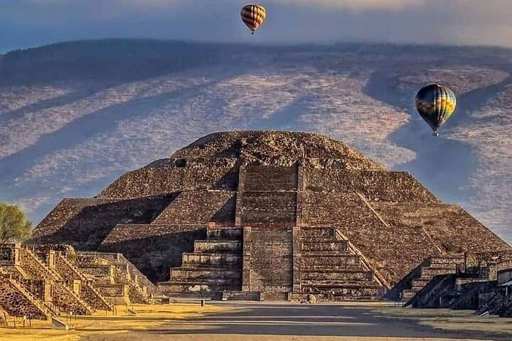 Magic Teotihuacan and Chocolate