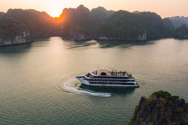 Hanoi: 2-Day Rosy Cruise Journey Through Stunning Lan Ha Bay