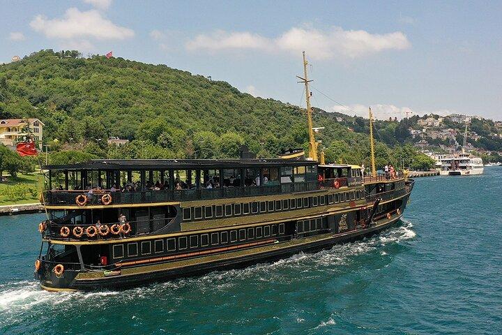 Private Golden Diner Cruise on the Bosphorus