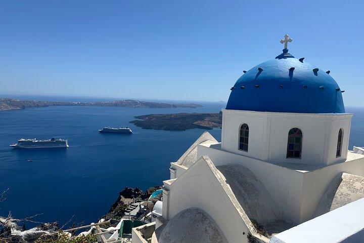 The beauty of Santorini : A tour of hidden gems