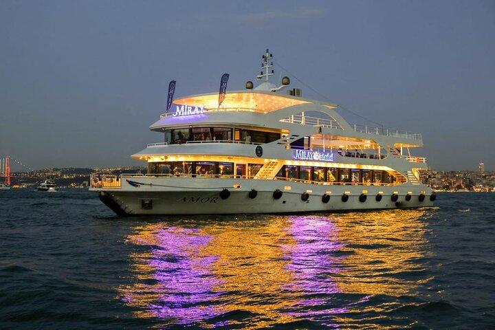 Luxury Bosphorus Dinner Cruise with Turkis Night Show in Istanbul