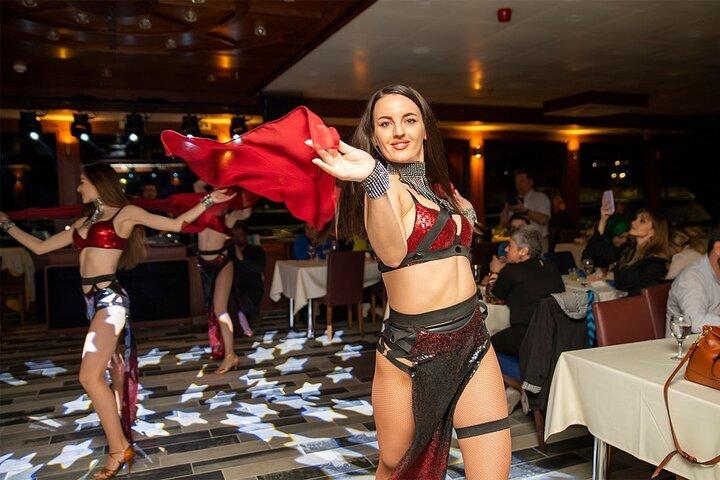 Luxury Bosphorus Dinner Cruise with Turkis Night Show in Istanbul