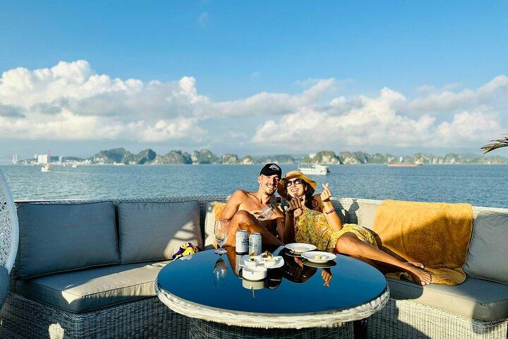 Iris Cruise – The Luxury Day Experience on Ha Long Bay