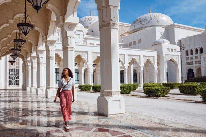 Full Day Abu Dhabi City Sightseeing Tour from Dubai with Guide