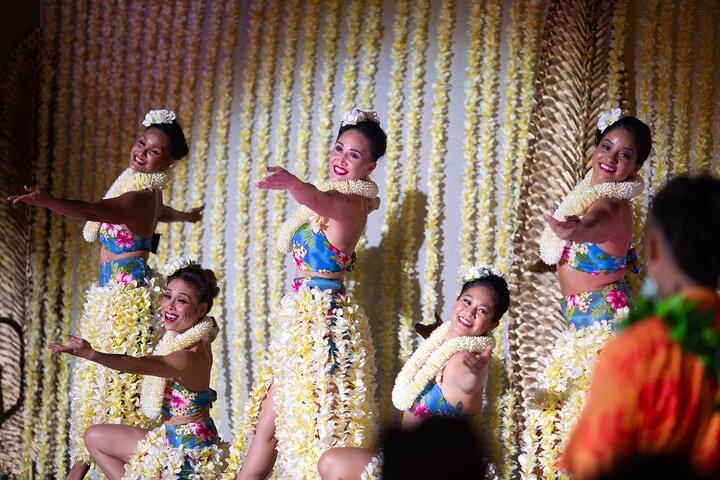 Luau Na Lei Aloha: Boutique Premium Dinner Show in Waikiki
