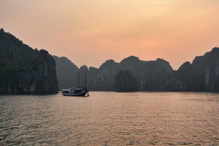 3 days 2 nights Bai Tu Long Bay and Halong Bay - Private Cruise