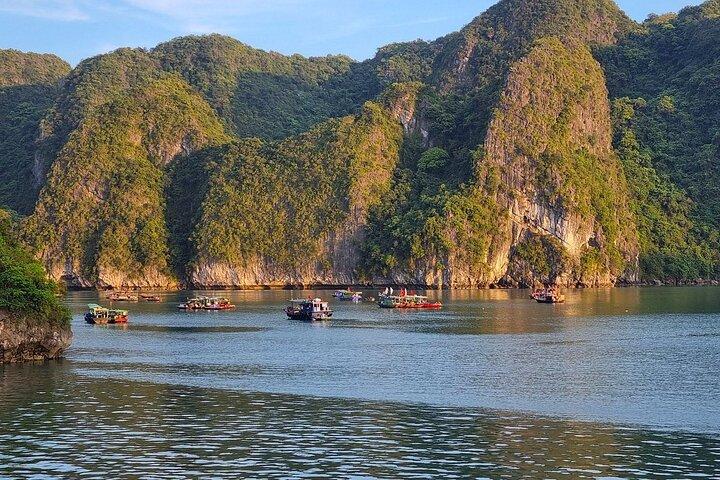 Hanoi: 2-Day Halong Bay Royal Palace Cruise, Cave, Ti Top Island