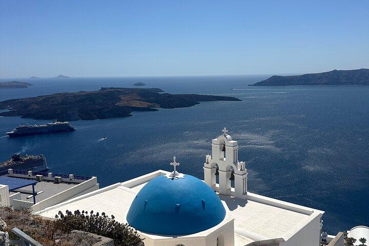The beauty of Santorini : A tour of hidden gems