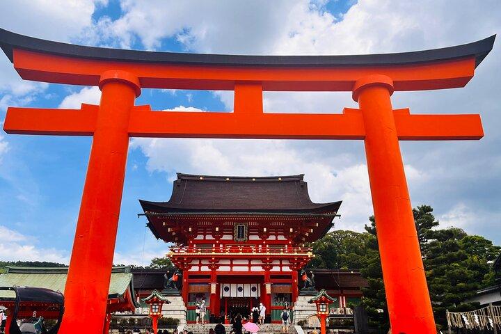 Kyoto Customizable Tour with Guide and Luxury Vehicle