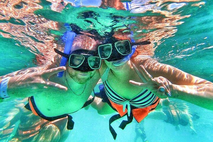 Isla Mujeres by catamaran with food