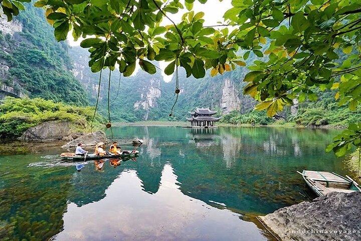 Full Day Guided Tour in Hoa Lu, Tam Coc, Mua Cave from Hanoi