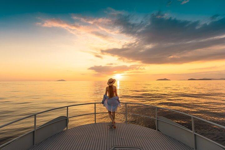 Luxury Phi Phi Sunset: Maya & Maiton Speed Catamaran