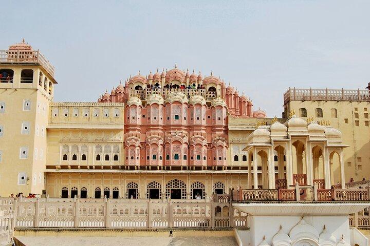 Private 2 Day Jaipur Heritage City Tour with Forts and Palaces