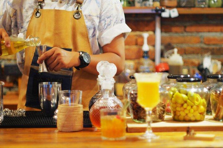 Hanoi Cocktail Workshop: Vietnamese Cocktails & Traditional Meal
