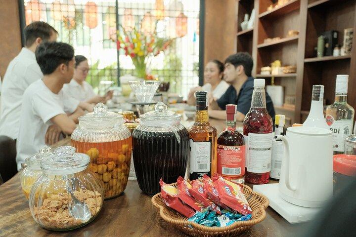 Hanoi Cocktail Workshop: Vietnamese Cocktails & Traditional Meal