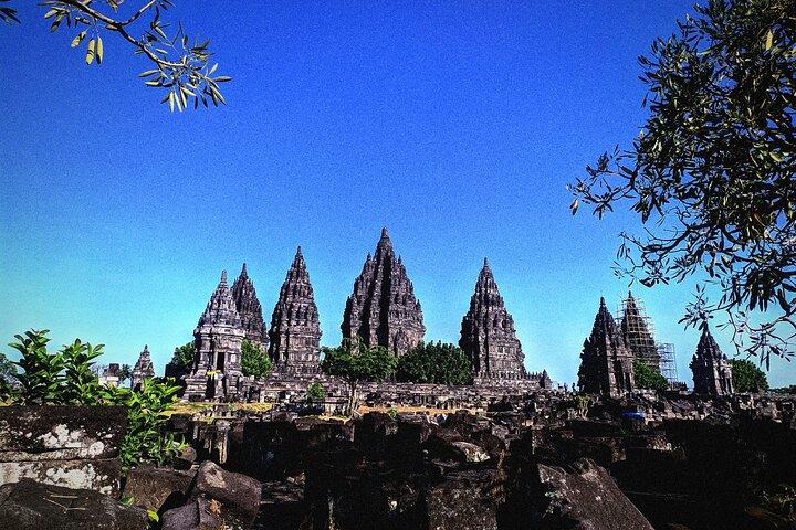 Private Borobudur Heritage Tour – Merapi Jeep & Prambanan Temple