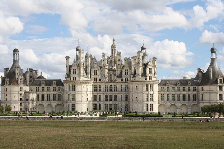 Loire Chambord Chenonceau Da Vinci Castle Private Tour from Paris