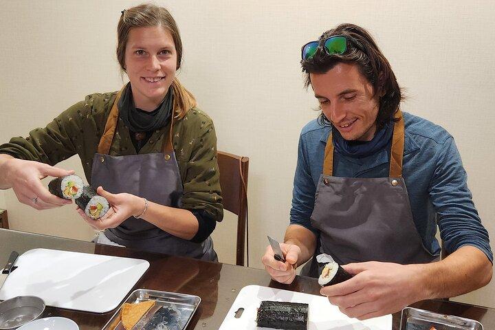 Nishiki Market, Private Sushi class & Sake Tasting in Townhouse
