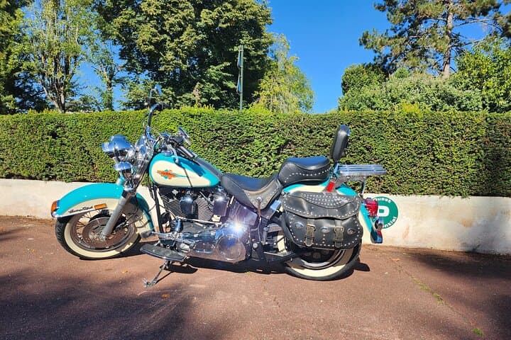 Vintage Motorcycle Rental in Paris