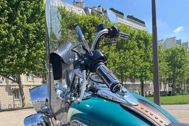 Vintage Motorcycle Rental in Paris