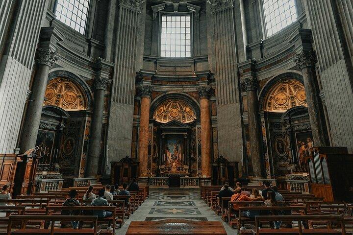 Rome: In-Depth St. Peter's Basilica Tour with Tour Guide