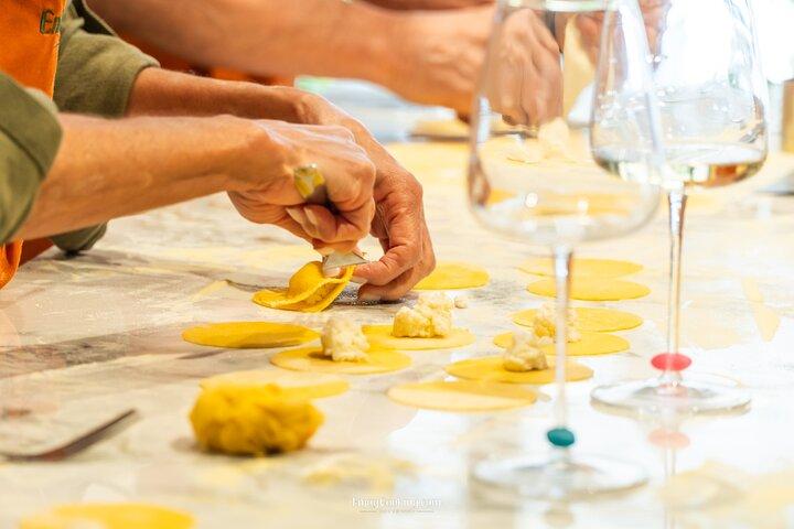 Rome Pasta and Tiramisu Making Experience with Premium Wine