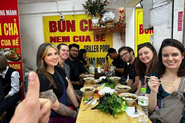 Hanoi Walking Street Food Experience for Food Lovers