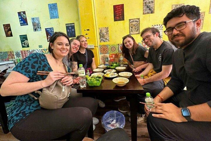 Hanoi Walking Street Food Experience for Food Lovers