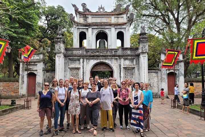 Hanoi City Tour: Private Half-Day Customized & Train Street Visit