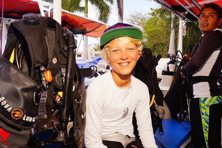 Two Dives and Class for Begginers Divers in Cancun