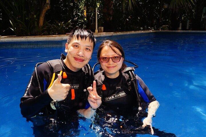 Two Dives and Class for Begginers Divers in Cancun