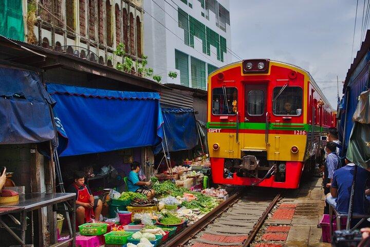 Mae Klong Hoop Rom Market and Floating Market Private Day Tour