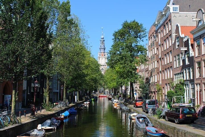 History & culture tour in Amsterdam with a local