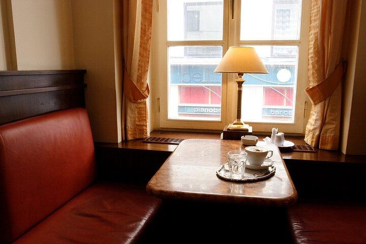 Vienna: Guided Viennese Coffee-House Tour