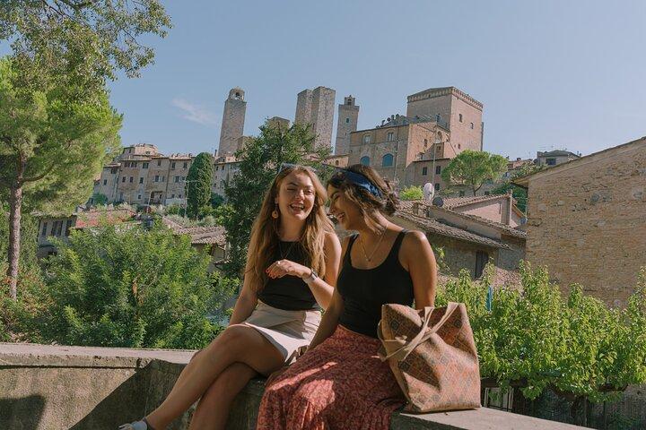 From Florence: Tuscany Wine Country Day Trip with Vineyard Lunch