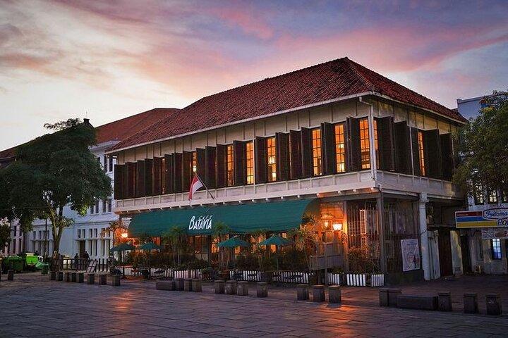 Halfday Batavia by Night with dinner at Cafe Batavia & souvenir
