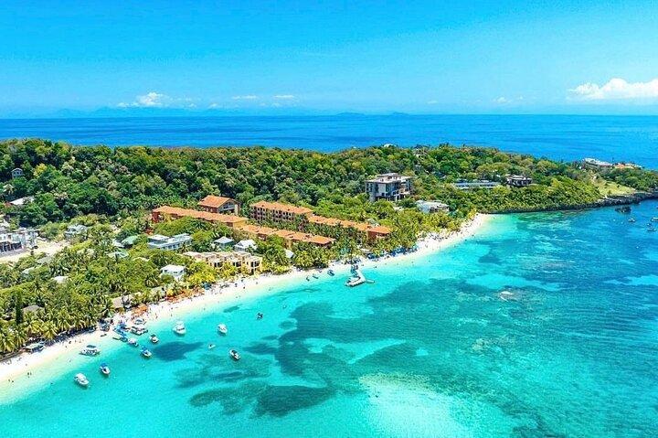 Roatán Snorkeling Tour & West Bay Beach Day Pass
