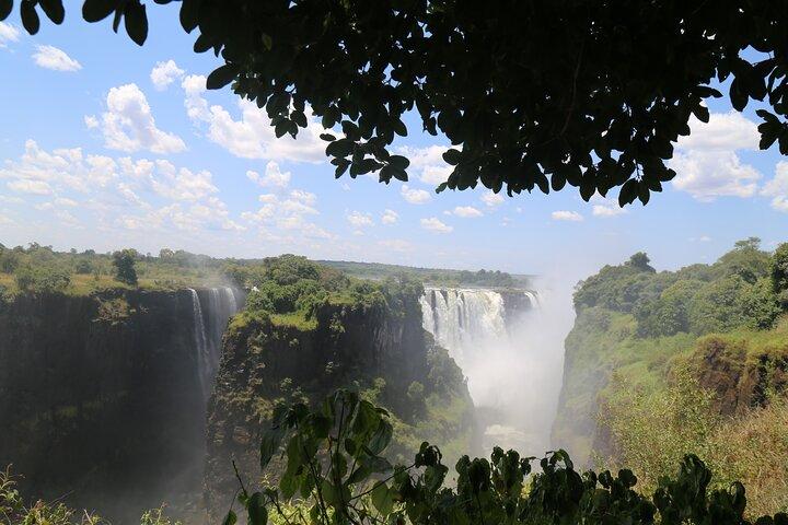Victoria Falls Guided Tour with High Tea