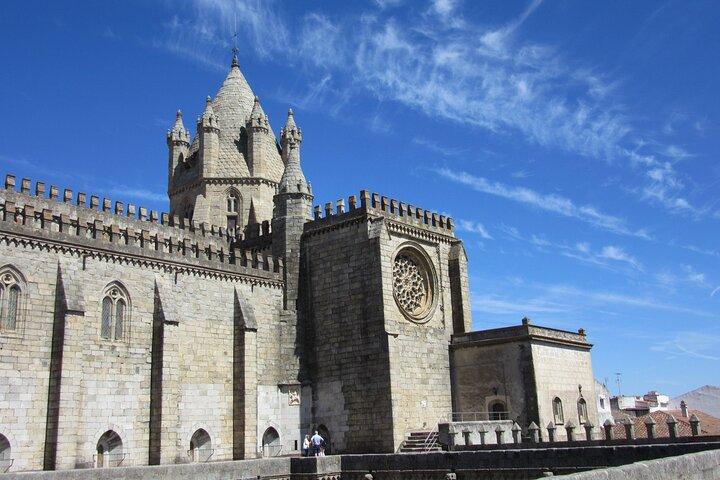 Private Tour: Évora, WineTasting and Monsaraz