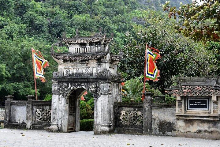 Full Day Tour from Hanoi with Cave Visits