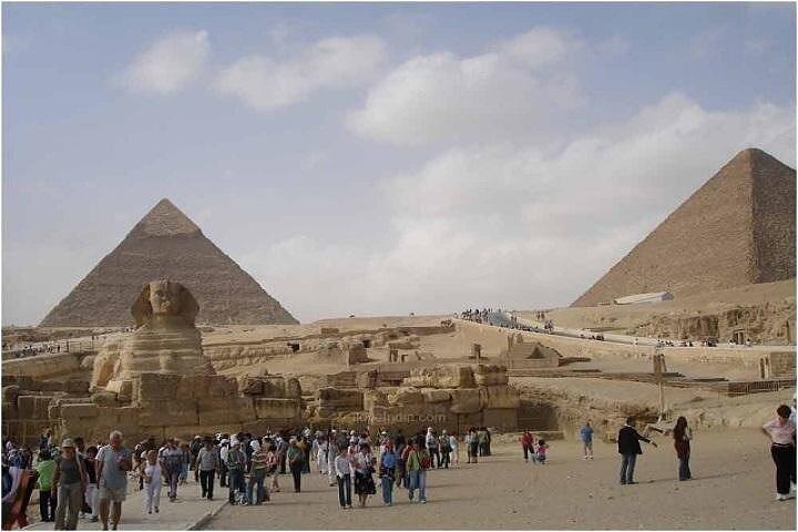 Cairo Private Tour Pyramids of Giza & Saqqara with egyption Lunch
