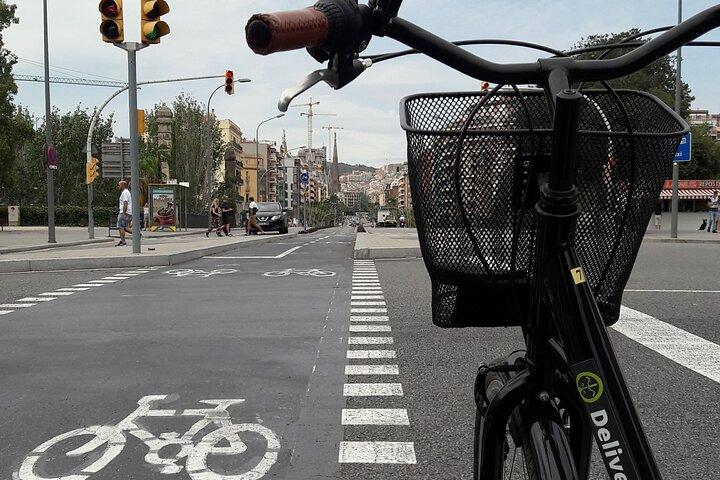 Private Bike or E-bike Tour Starting from your Hotel